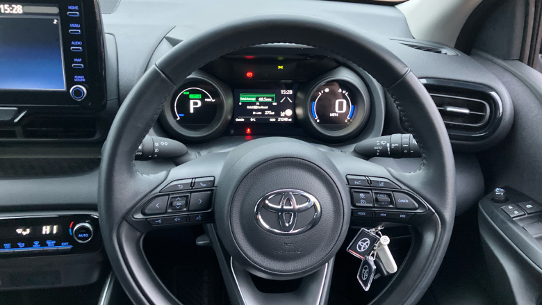 Toyota Yaris 1.5 Hybrid Design 5dr CVT Hybrid Hatchback